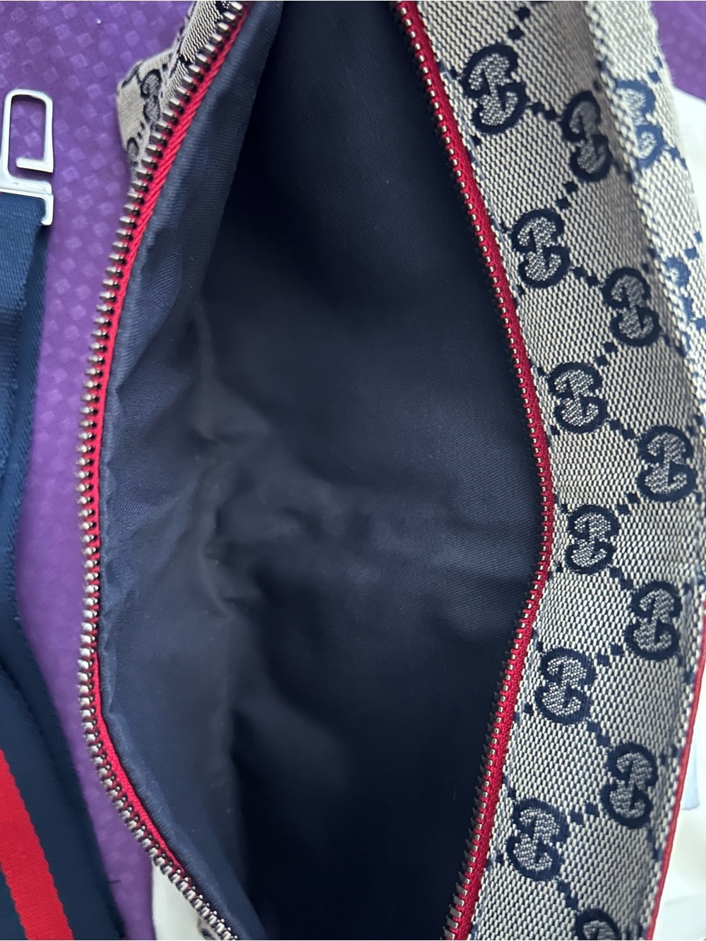 Authentic Gucci Navy Belt Bag with Red Leather Trim - Picture 7 of 11